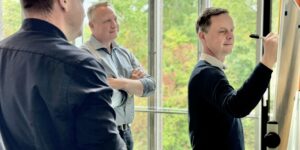 BuildingBetterSoftware ApS rykker ud af garagen – og ind i historiske rammer i Hadsten Banegård