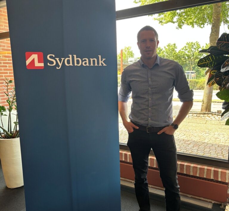 TCJ_ALSydbankRollUP_storformat2